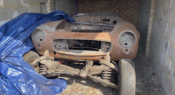 Looking for a challenge? Rare 1961 Mercedes-Benz Barn Find project